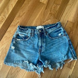 A&F Curve Love Mid Rise Boyfriend Short